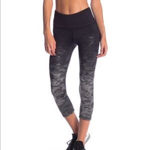 NEW • NUX • Madrid Leggings Camo Black Gray